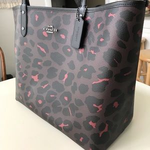 Large coach tote - reversible